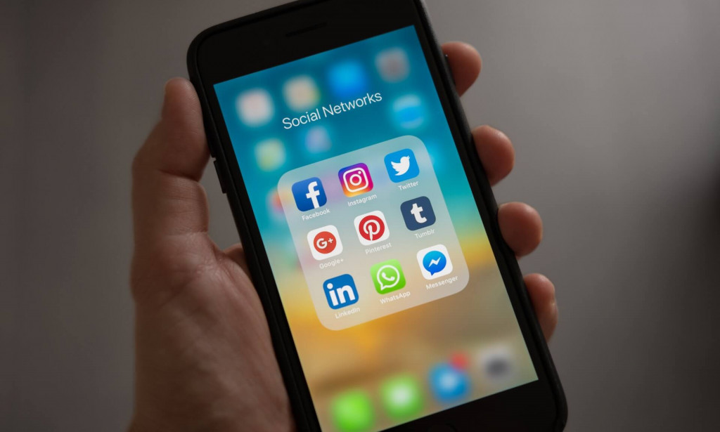 Top 9 Best Social Media Websites in 2022